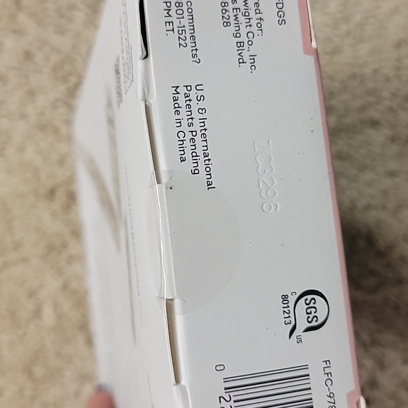 Finishing touch flawless dermaplane set BNIB - Picture 3 of 3